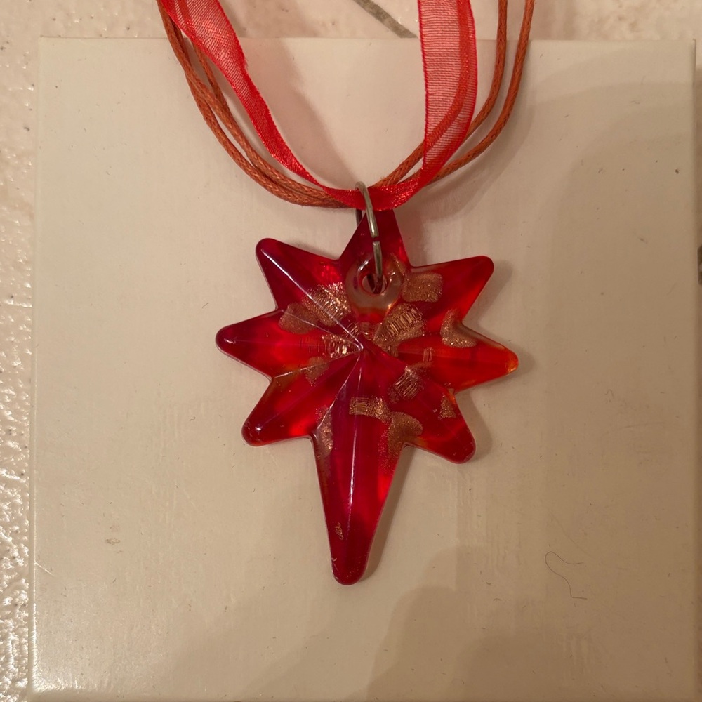 Elegant Red Star Pendant Necklace